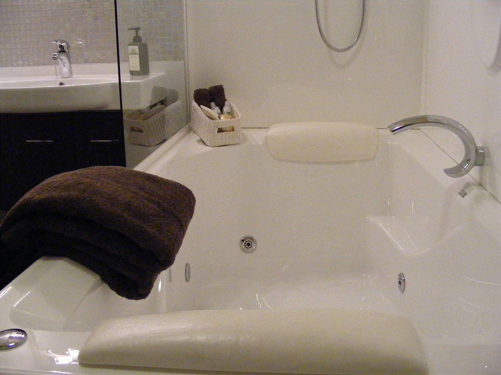 Terra Vive Suites & Apartments Christchurch Extérieur photo