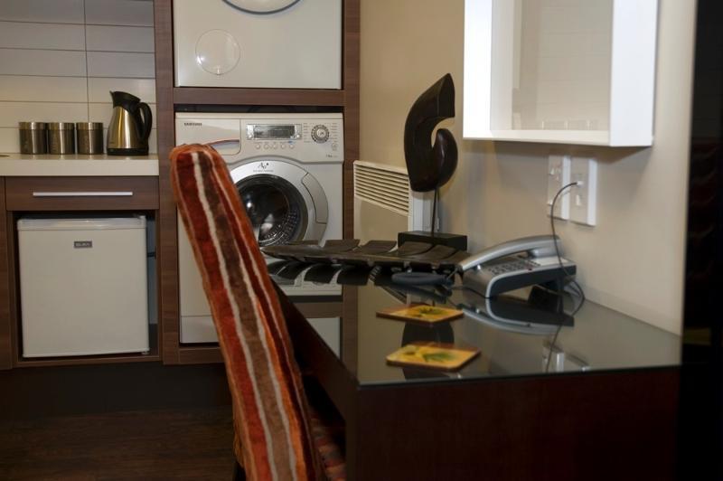 Terra Vive Suites & Apartments Christchurch Extérieur photo