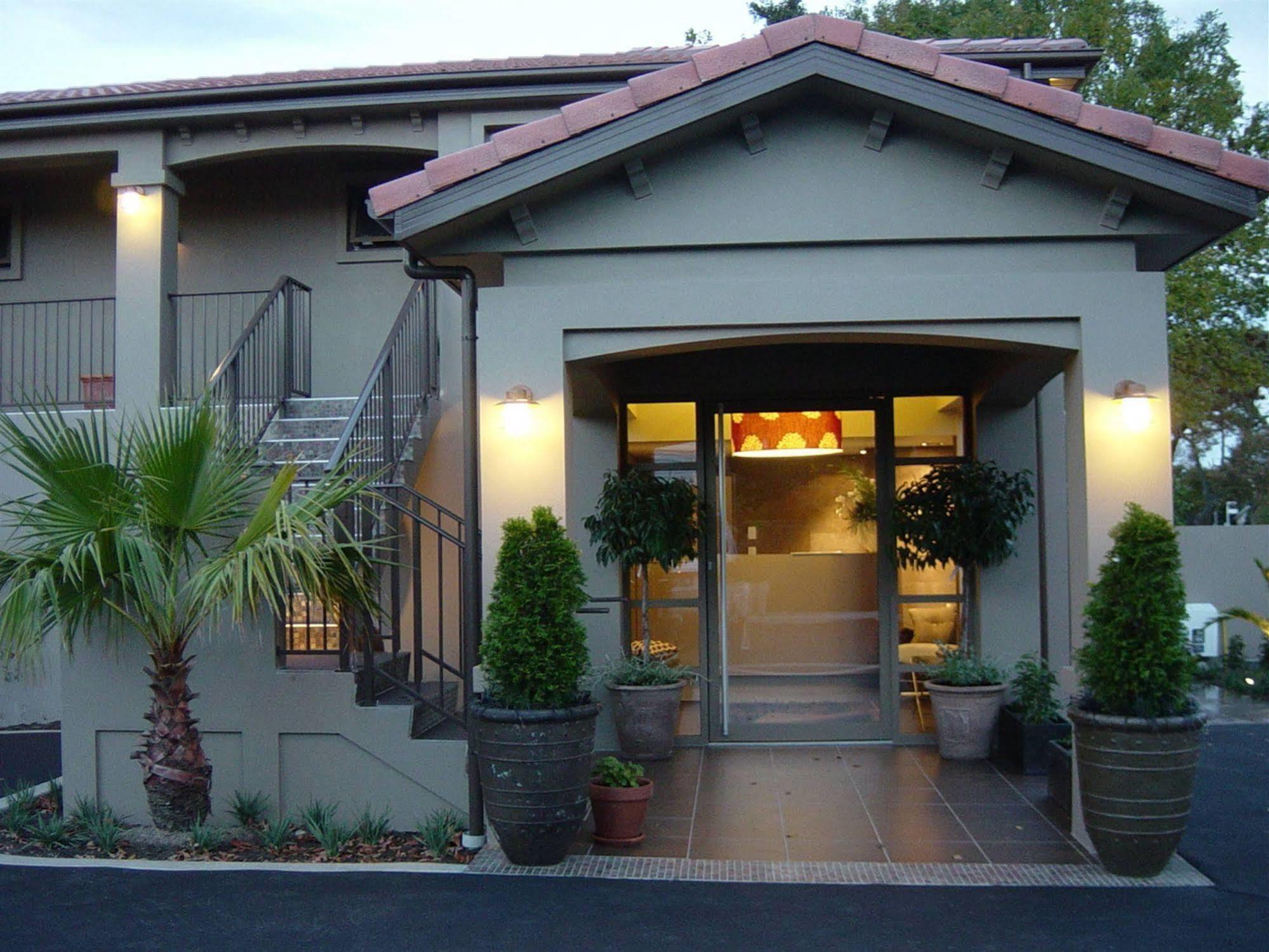 Terra Vive Suites & Apartments Christchurch Extérieur photo